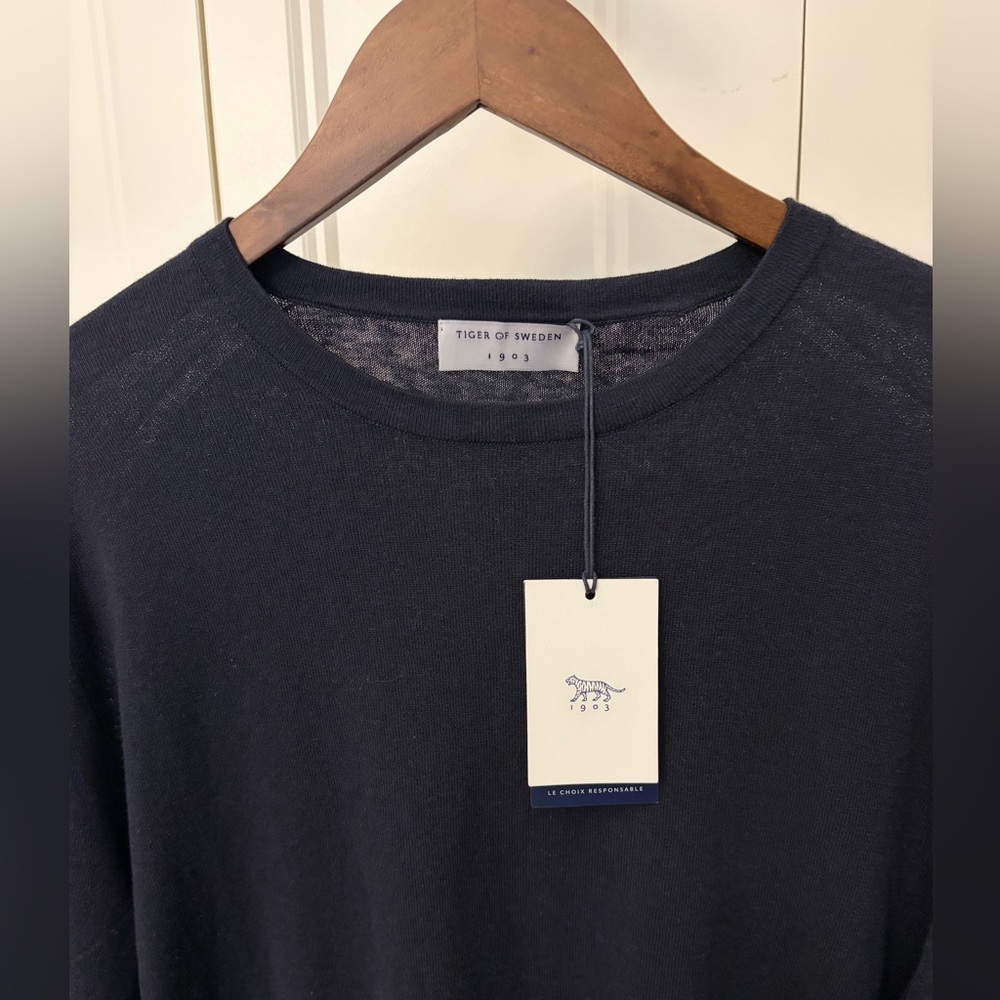 Tiger of Sweden Linen Blend Men's Dark Blue Long Sleeve Tee